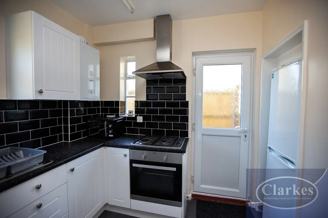 Mossley Avenue, Wallisdown, photo 3