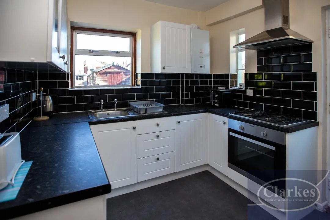 Mossley Avenue, Wallisdown, photo 2