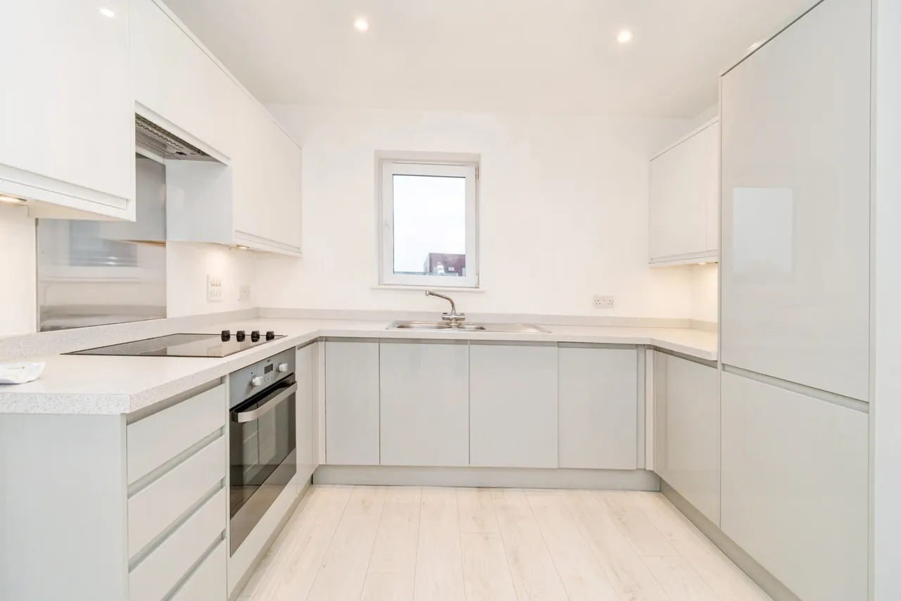 2 bed flat for sale, Meridian Way, Southampton, SO14