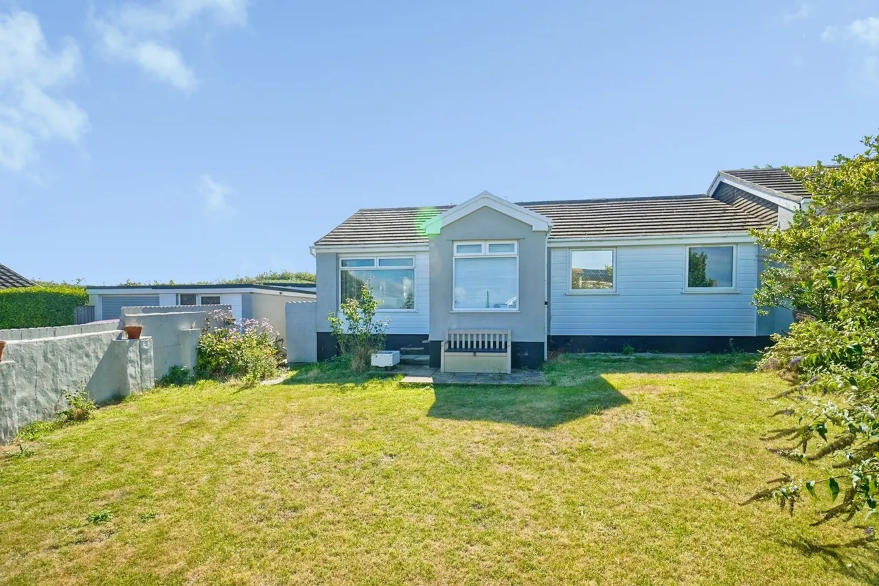 Tregellas Road, Mullion, TR12, photo 4
