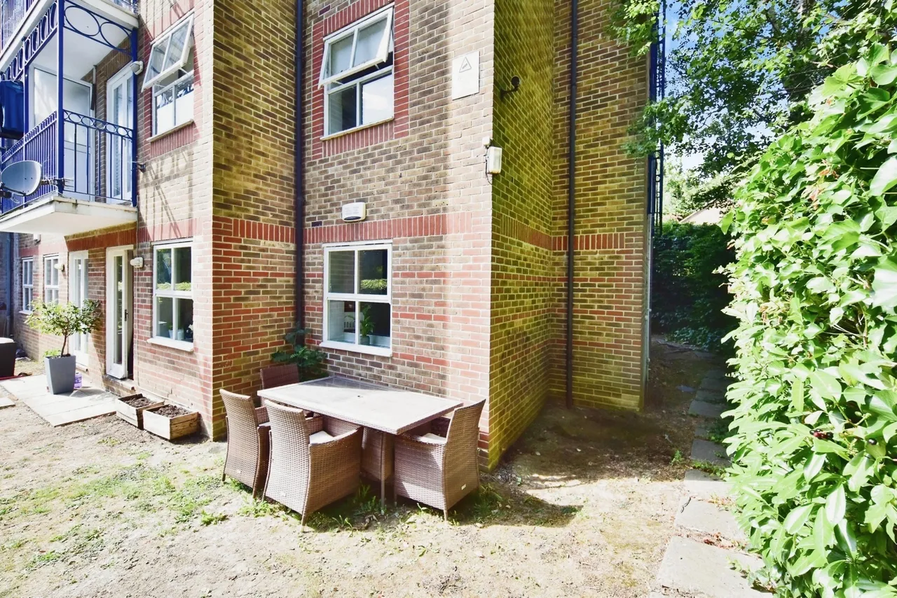 River Bank Close, Maidstone, ME15, photo 5