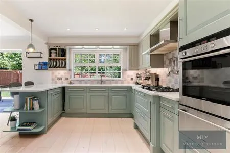 Harding Close, Croydon, photo 26