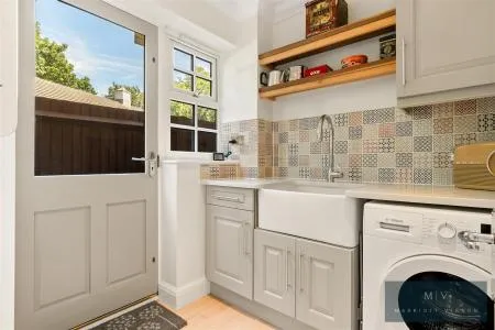 Harding Close, Croydon, photo 8