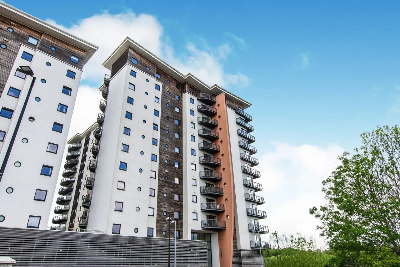 2 bed flat to rent — Roma, Victoria Wharf, Cardiff