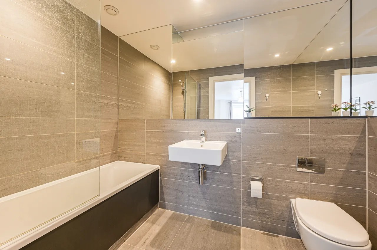 L04 Hester House, 72-78 Conington Road, London, photo 8
