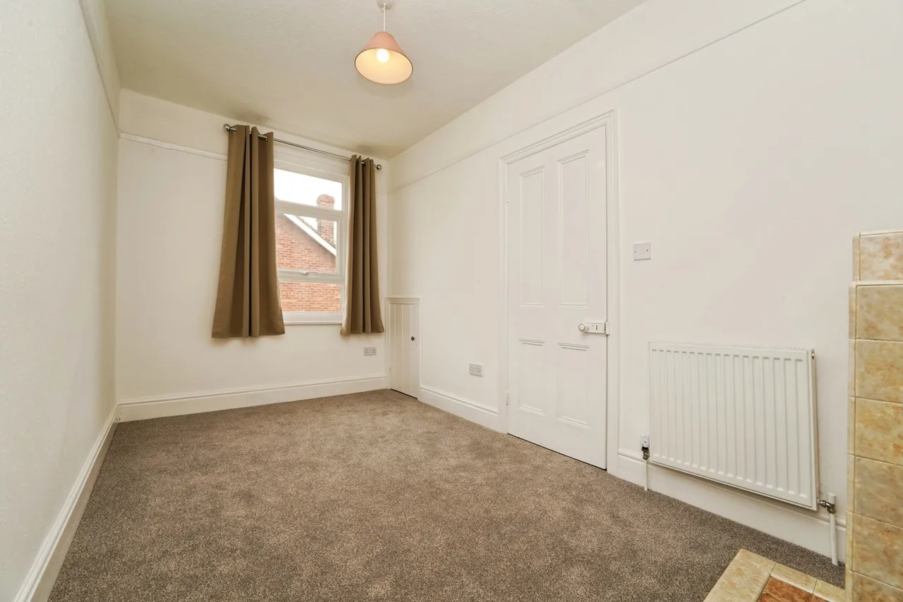 Hucclecote Road, Brockworth, Gloucester, Gloucestershire, GL3, photo 11