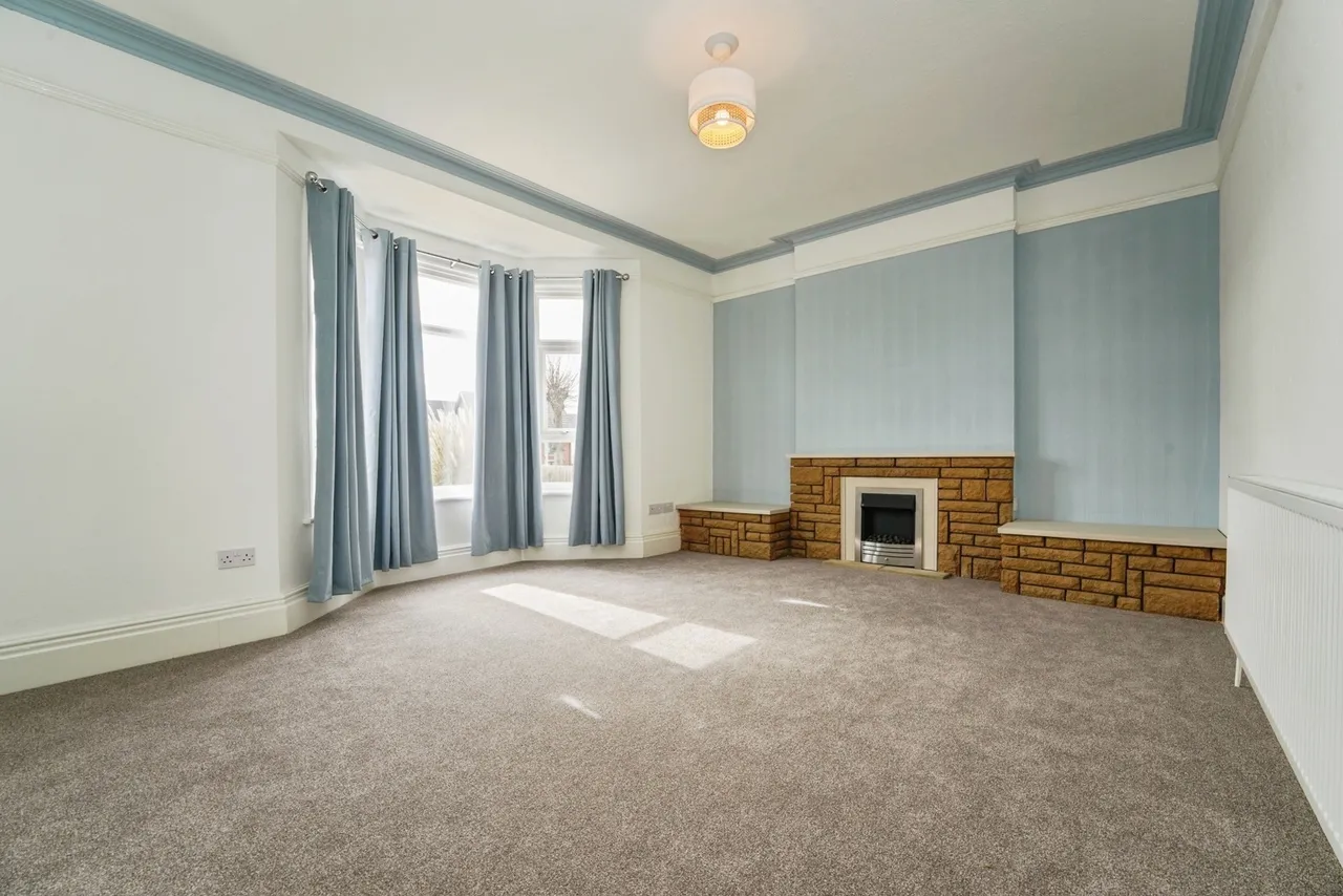 Hucclecote Road, Brockworth, Gloucester, Gloucestershire, GL3, photo 3