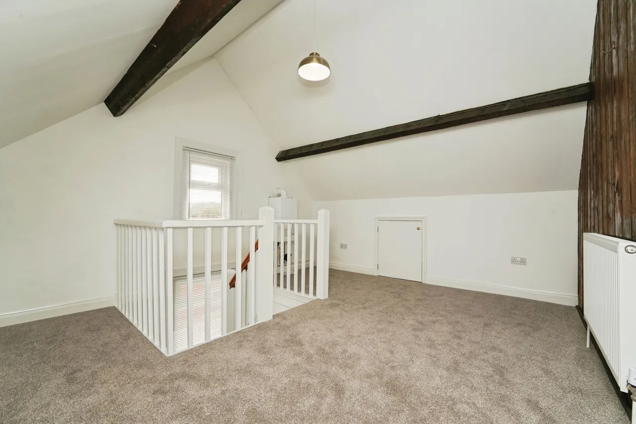 Hucclecote Road, Brockworth, Gloucester, Gloucestershire, GL3, photo 13