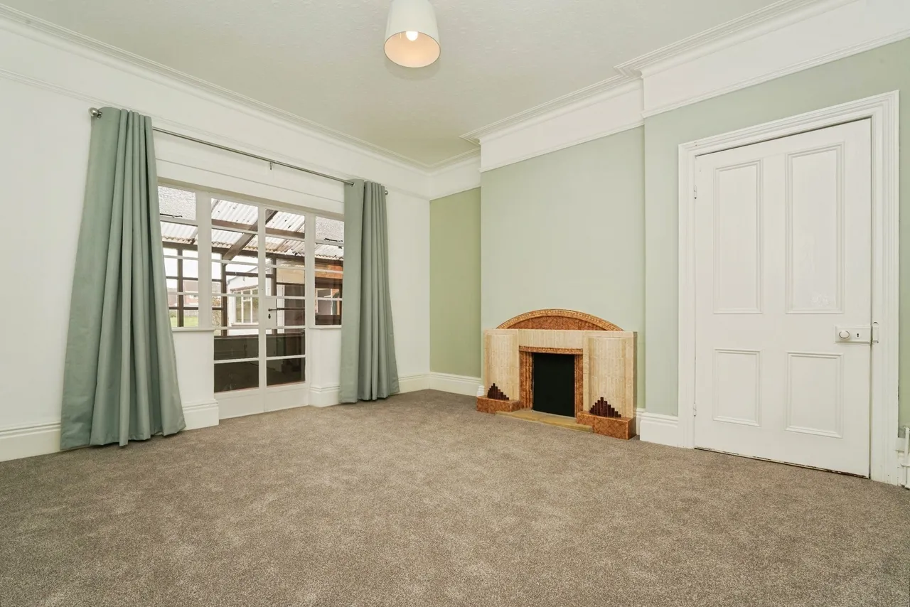 Hucclecote Road, Brockworth, Gloucester, Gloucestershire, GL3, photo 4