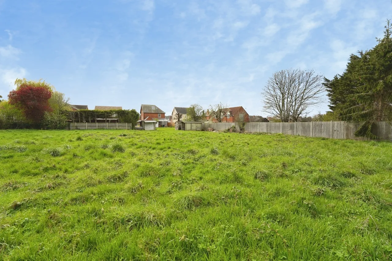 Hucclecote Road, Brockworth, Gloucester, Gloucestershire, GL3, photo 17