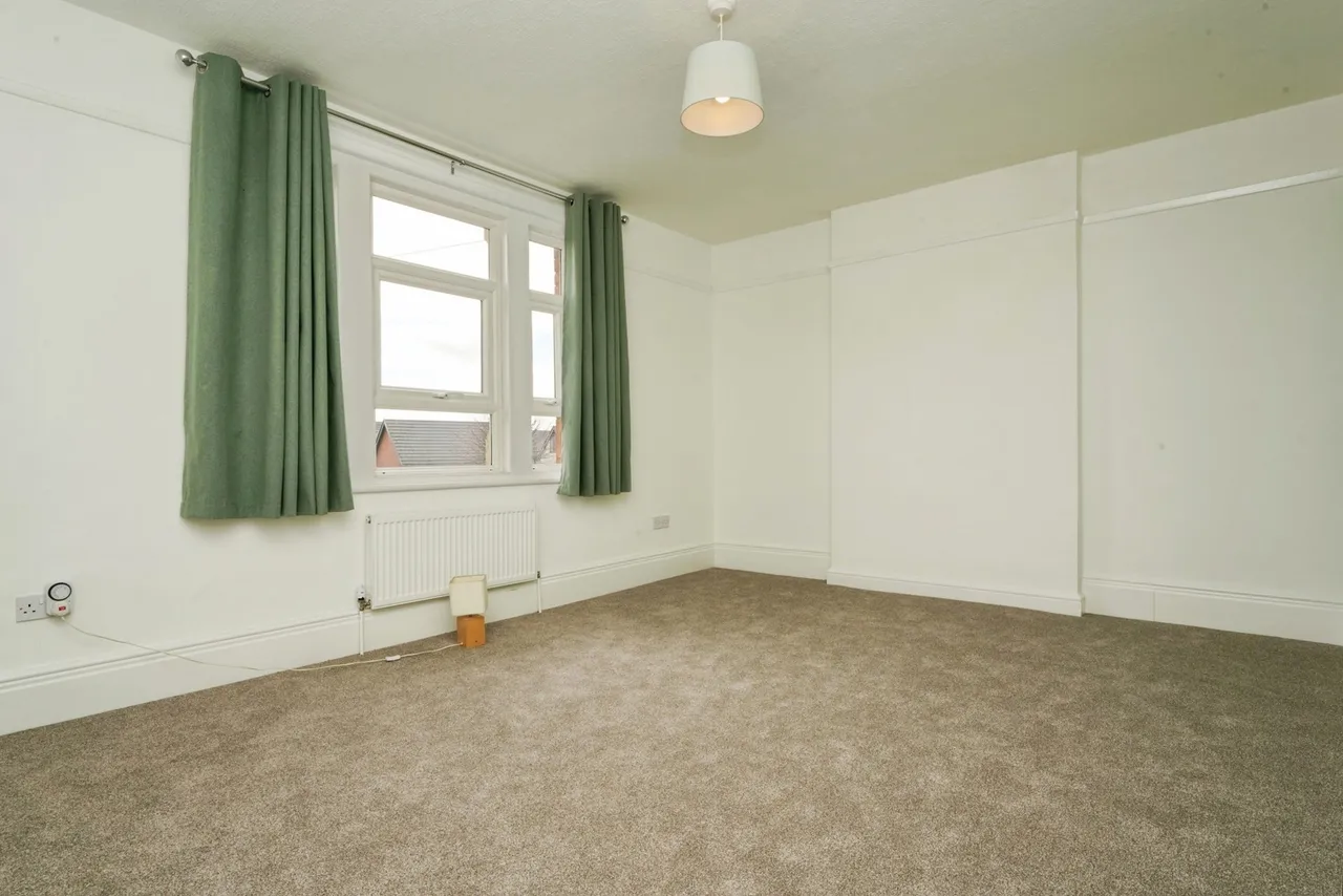Hucclecote Road, Brockworth, Gloucester, Gloucestershire, GL3, photo 8