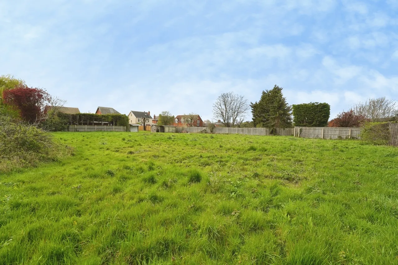 Hucclecote Road, Brockworth, Gloucester, Gloucestershire, GL3, photo 16