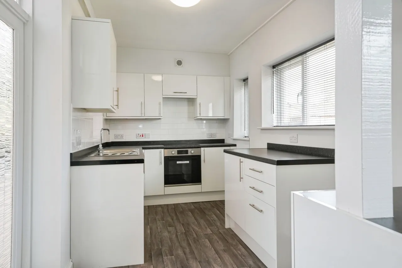 Hucclecote Road, Brockworth, Gloucester, Gloucestershire, GL3, photo 6