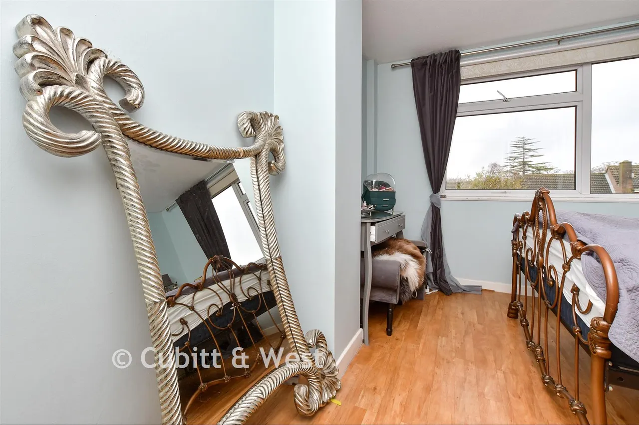 Harkness Close, Epsom, KT17, photo 8