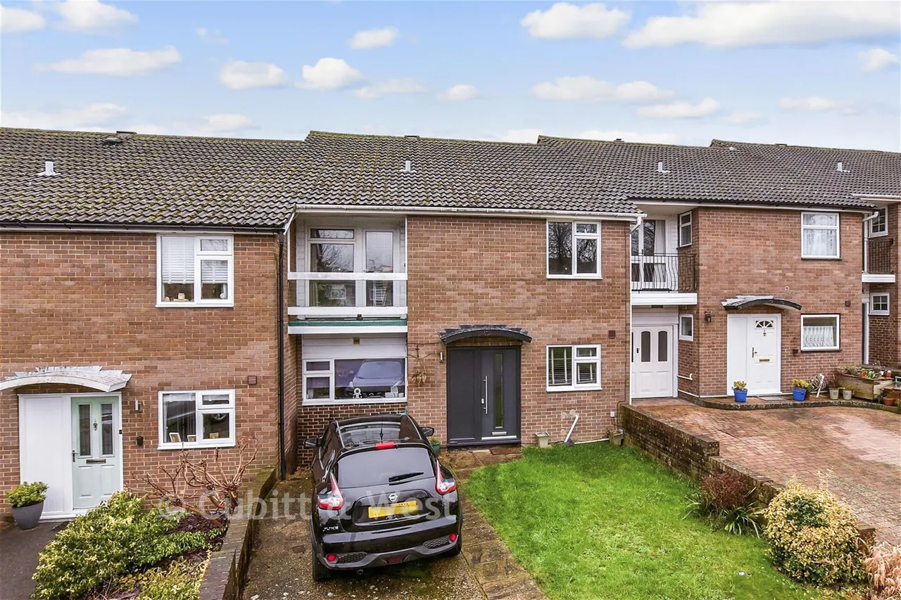 Harkness Close, Epsom, KT17, photo 13
