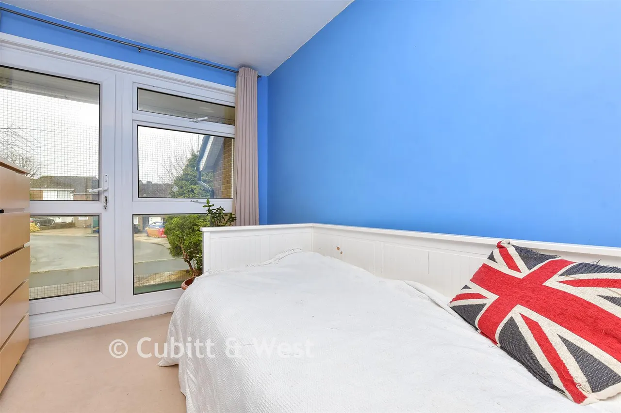 Harkness Close, Epsom, KT17, photo 10