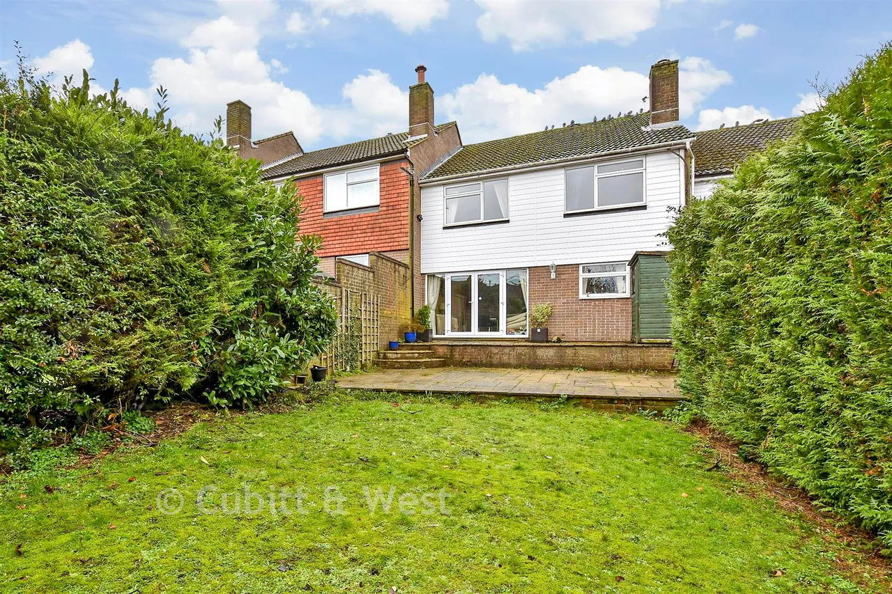 Harkness Close, Epsom, KT17, photo 14