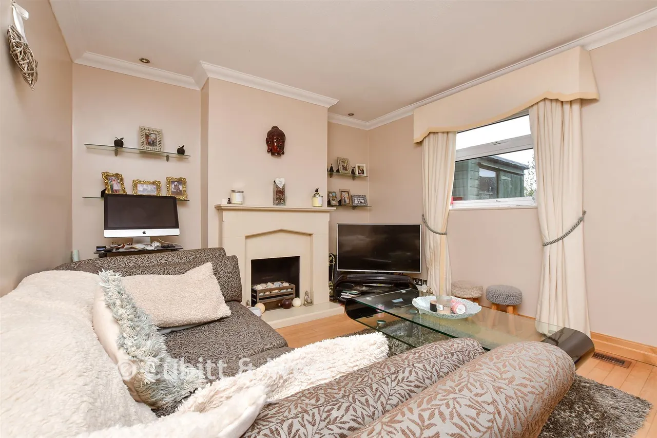 Harkness Close, Epsom, KT17, photo 5
