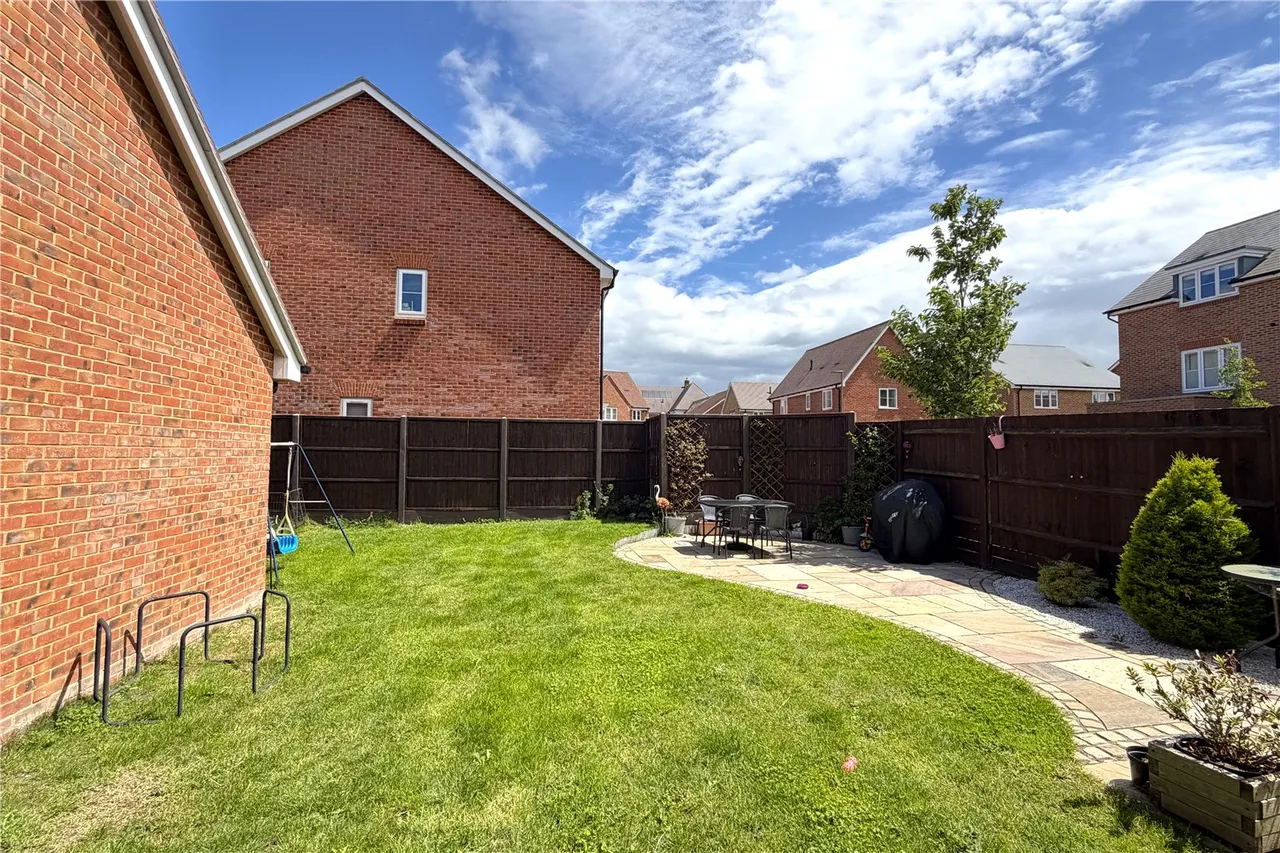 Millers Land Close, Ash, Surrey, GU12 6GA, photo 20