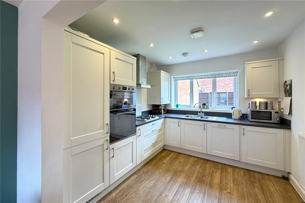 Millers Land Close, Ash, Surrey, GU12 6GA, photo 5