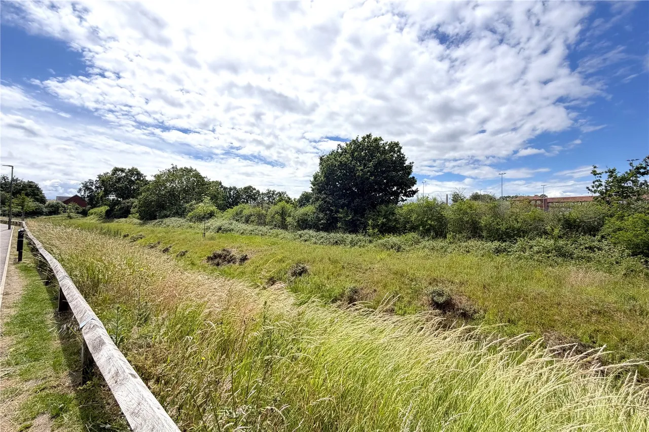 Millers Land Close, Ash, Surrey, GU12 6GA, photo 18