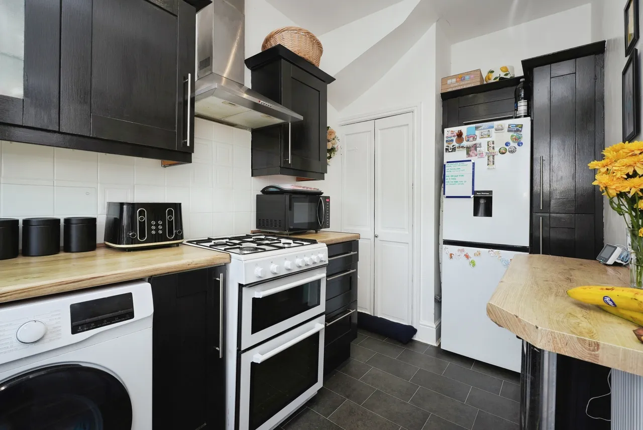 Moorland View, Bradford, BD12, photo 8