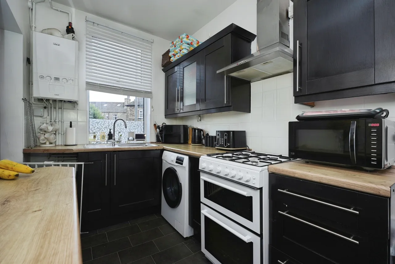 Moorland View, Bradford, BD12, photo 3
