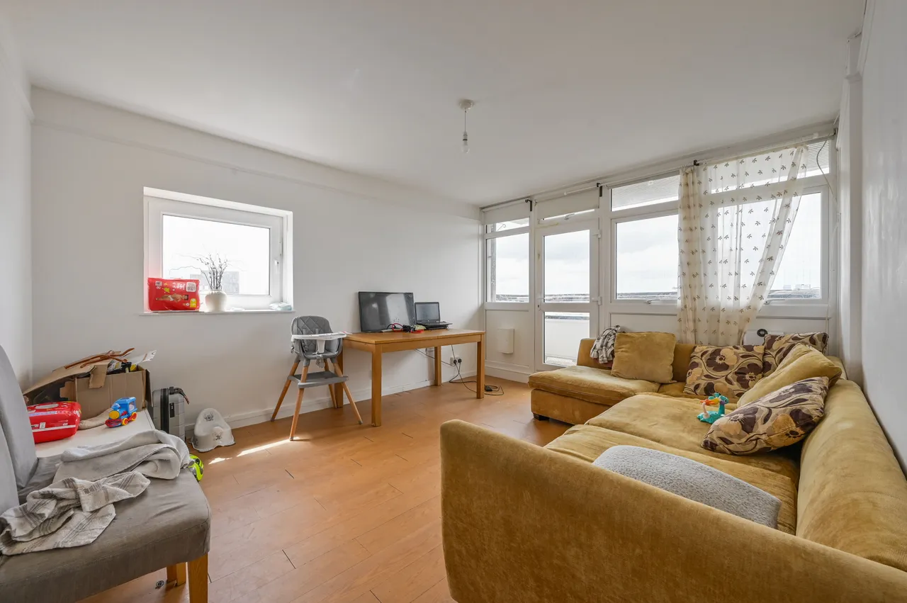 2 bed flat for sale — 39 Westland House, Rymill Street, London