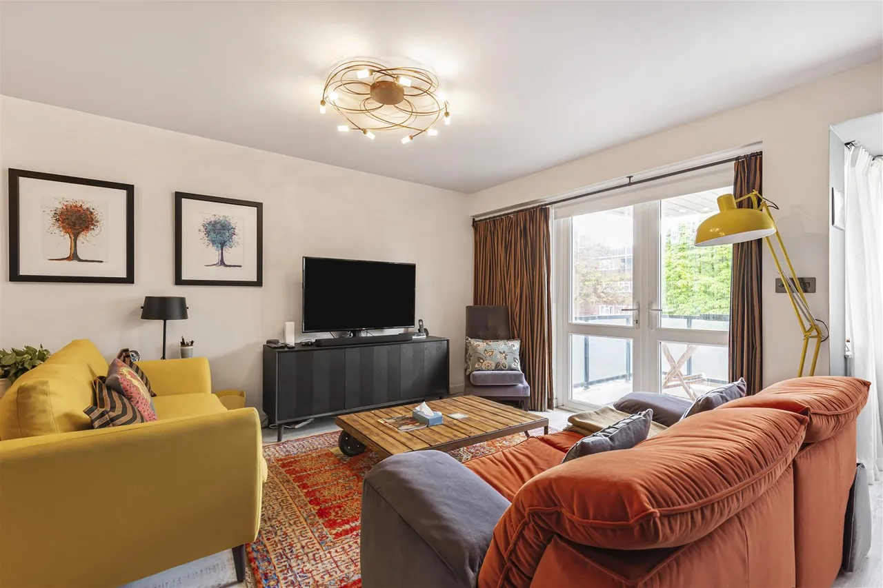 2 bed flat for sale, St. John's Avenue, London, SW15