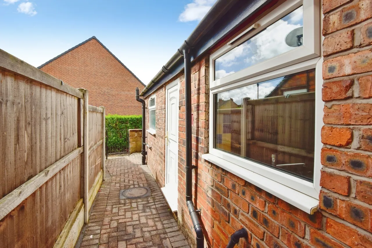 Enderley Street, Newcastle, Staffordshire, ST5, photo 17