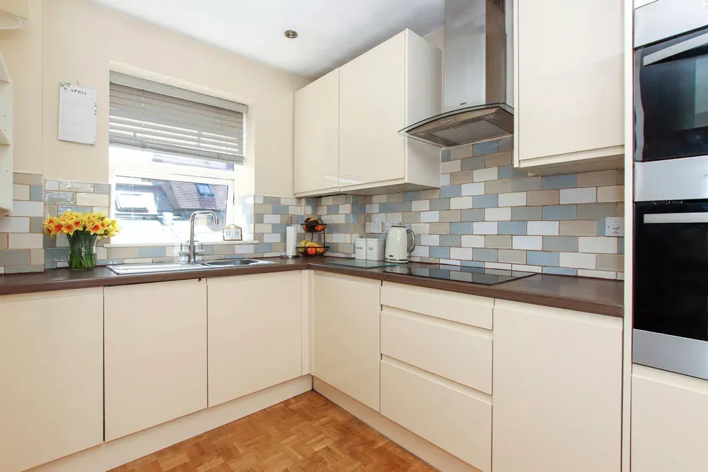 Mansard Close, Tring, Hertfordshire, HP23 6DD, photo 11