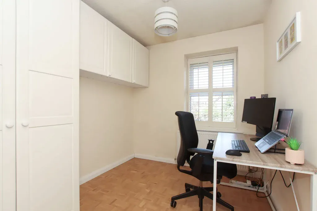 Mansard Close, Tring, Hertfordshire, HP23 6DD, photo 6