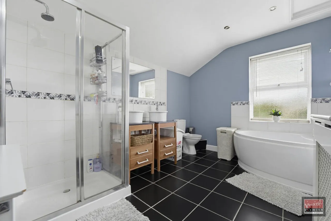 Chesterfield Road, Ashford, photo 10