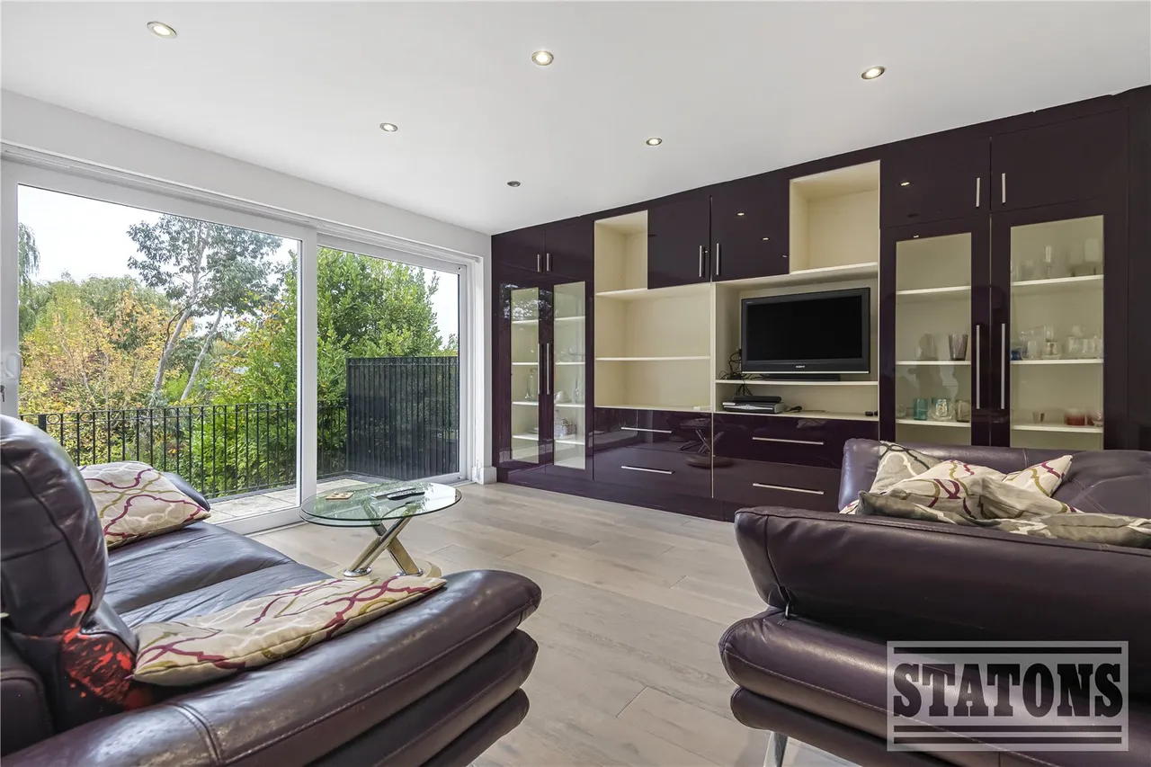 Lancaster Avenue, Hadley Wood, EN4 0ER, photo 9