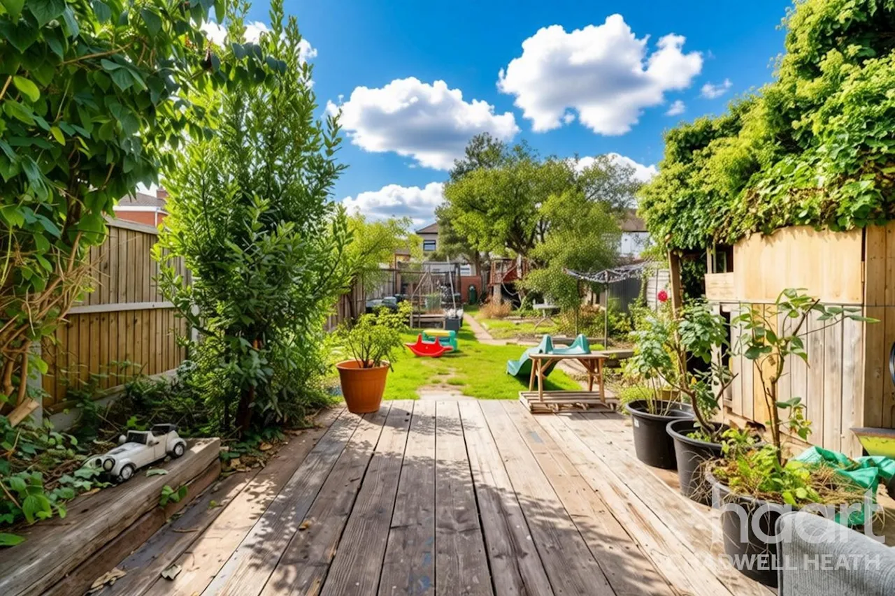 Hall Road, Romford, RM6, photo 17