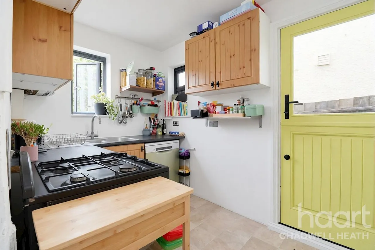 Hall Road, Romford, RM6, photo 4