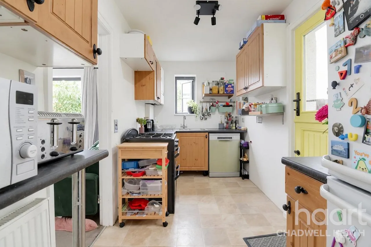 Hall Road, Romford, RM6, photo 5