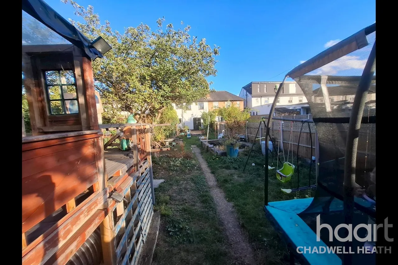 Hall Road, Romford, RM6, photo 18