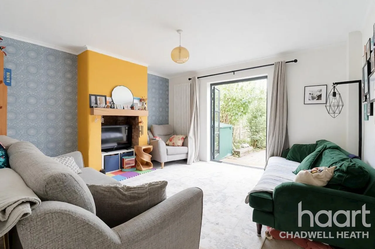 Hall Road, Romford, RM6, photo 6