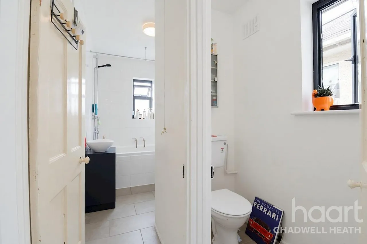 Hall Road, Romford, RM6, photo 9