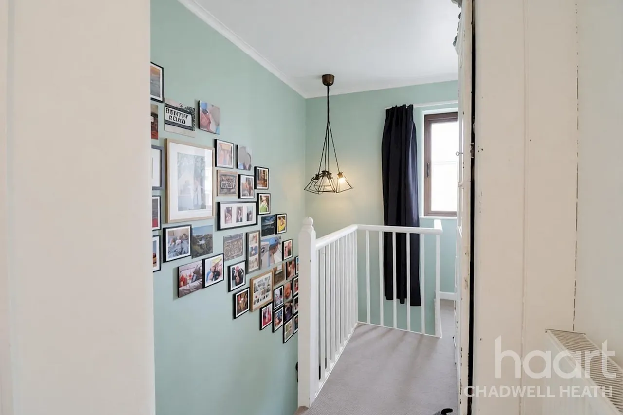 Hall Road, Romford, RM6, photo 8