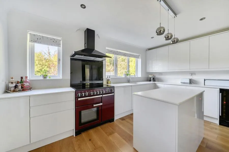 Bishops Grove, Windlesham, GU20, photo 8