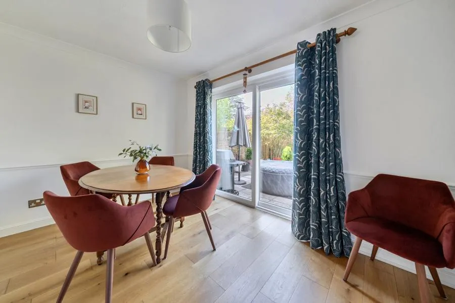 Bishops Grove, Windlesham, GU20, photo 7