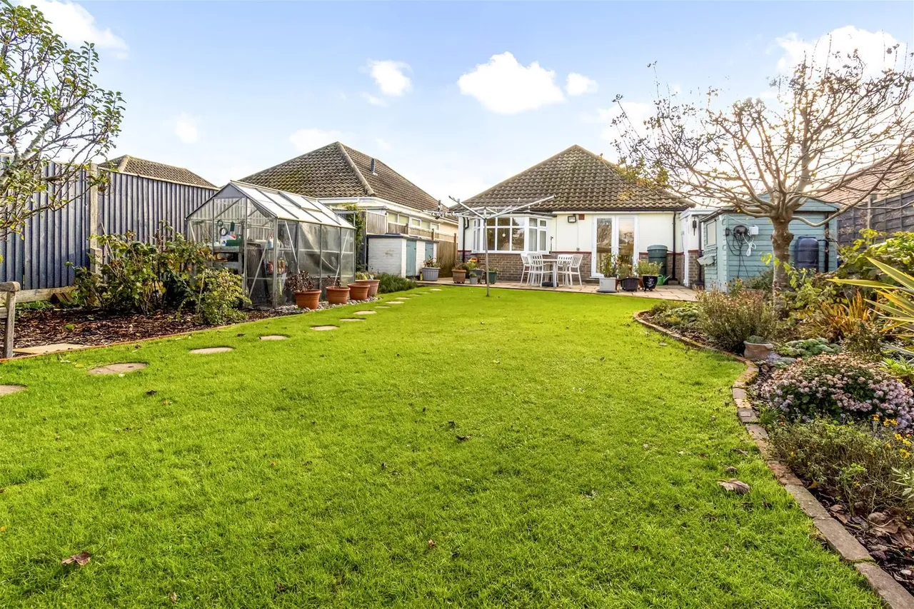 Thakeham Drive, Goring-By-Sea, Worthing, photo 12