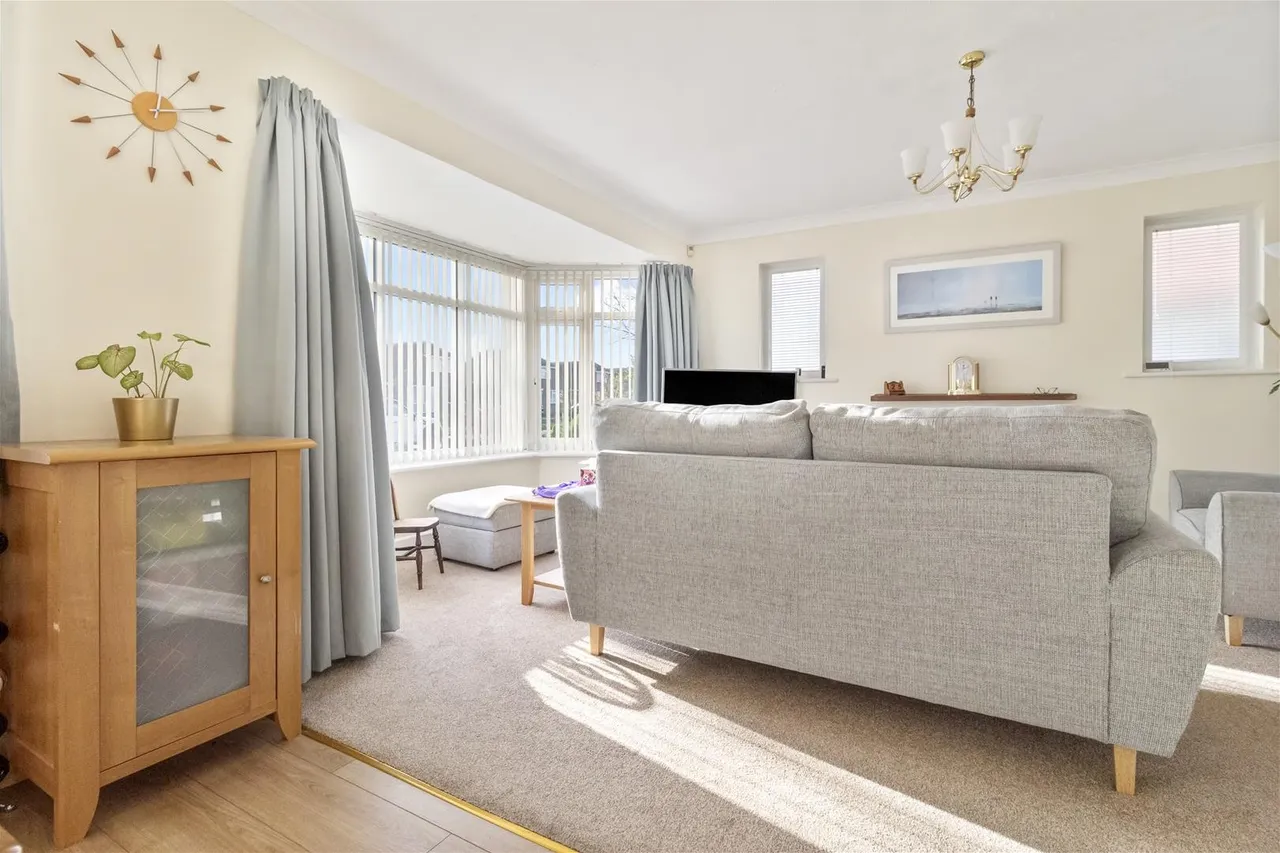 Thakeham Drive, Goring-By-Sea, Worthing, photo 23