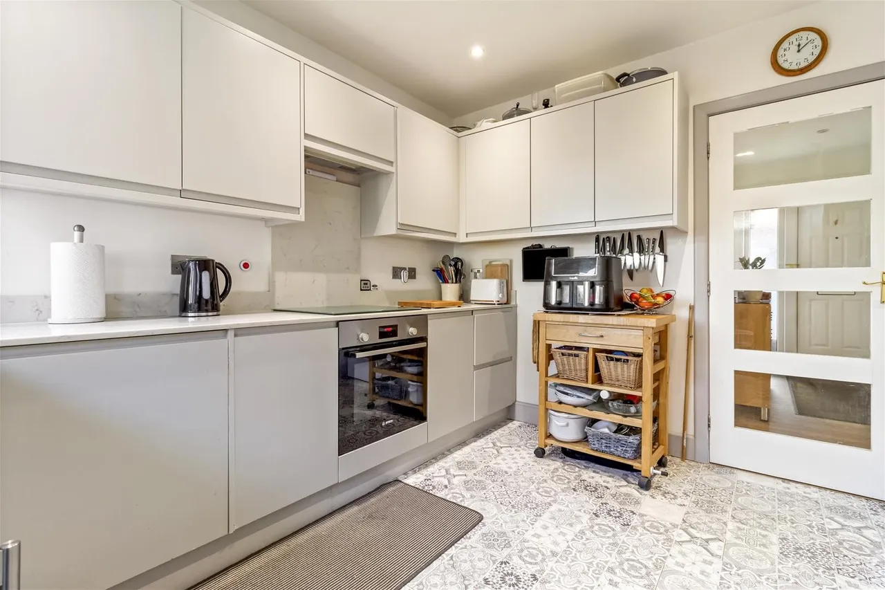 Thakeham Drive, Goring-By-Sea, Worthing, photo 18