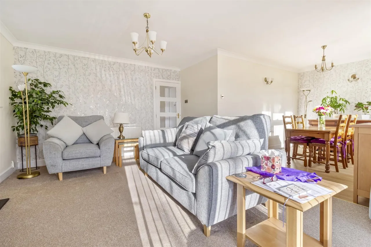 Thakeham Drive, Goring-By-Sea, Worthing, photo 3
