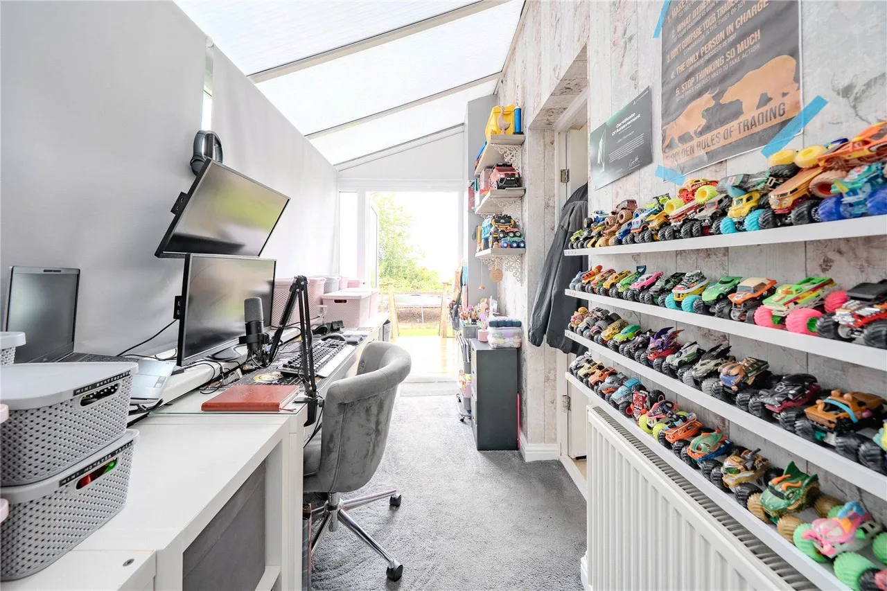 Hill Court Drive, Leeds, LS13, photo 14