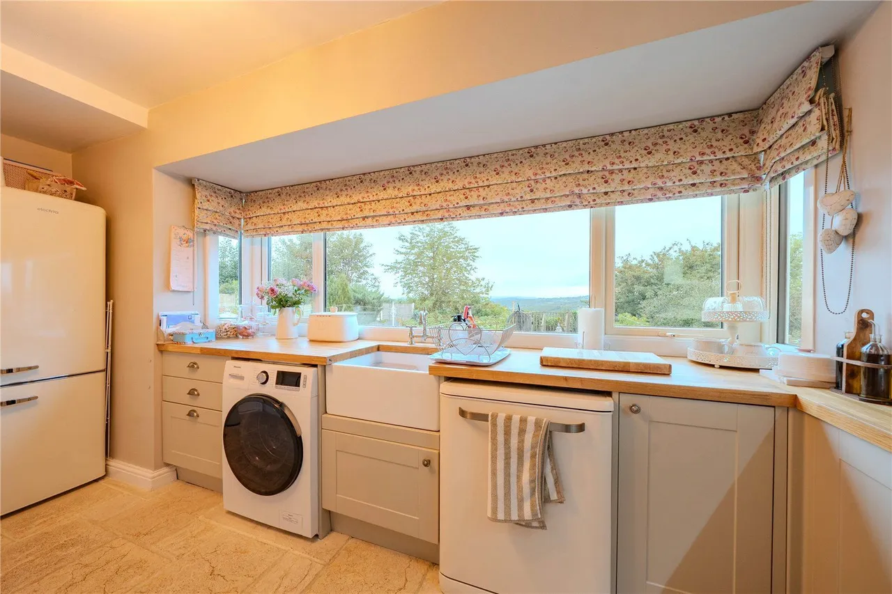 Hill Court Drive, Leeds, LS13, photo 18