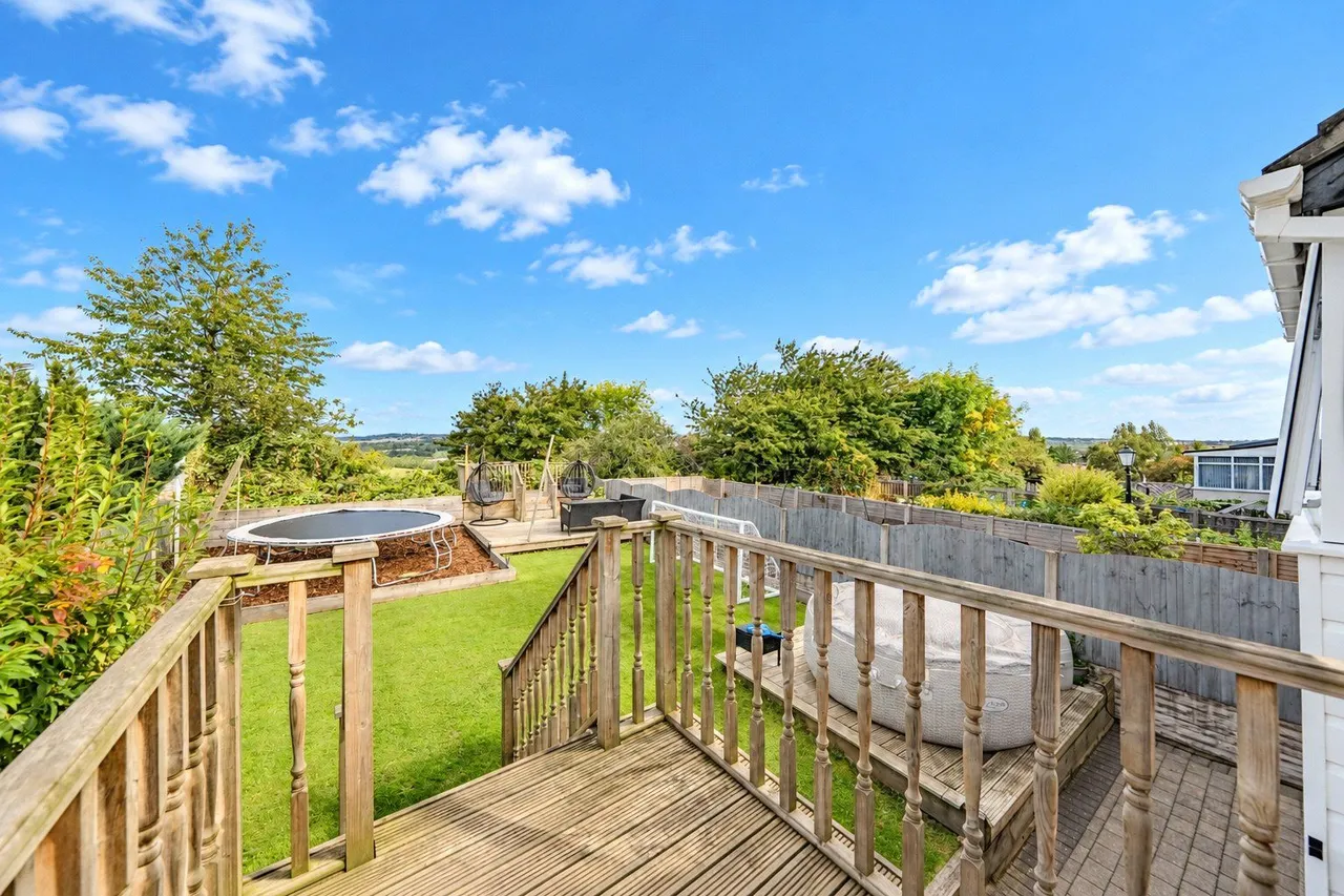 Hill Court Drive, Leeds, LS13, photo 8